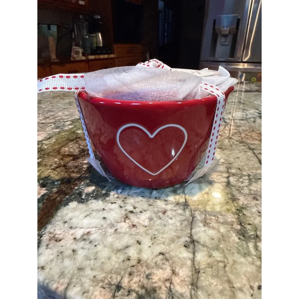 Rae Dunn by Magenta Red Heart Measuring Cups Set of 4 Ceramic cups‎